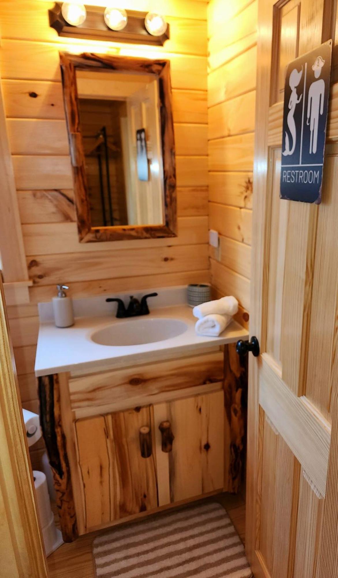 Water View Cabin Near North Topsail Beach Sneads Ferry ภายนอก รูปภาพ